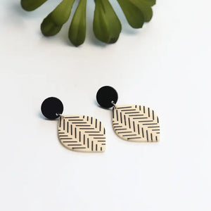 Izzy Cream & Black Accent Earrings