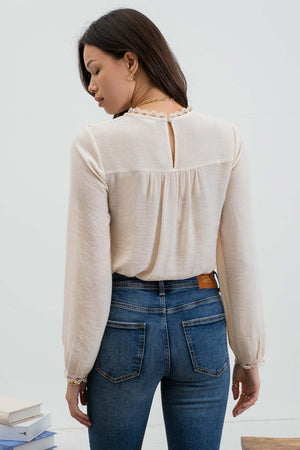 SCALLOP LACE HEM LONG SLEEVE TOP