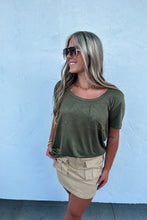 Load image into Gallery viewer, RILEY BOYFRIEND PATCH POCKET TEE
