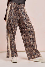 Load image into Gallery viewer, Leopard Printed Track Pants Side Contrast Lace