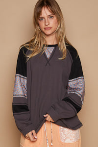 Round neck balloon floral patch sleeve solid top