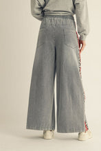 Load image into Gallery viewer, Wide Leopard Accent Wide Leg Pants