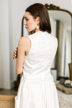 Load image into Gallery viewer, Sleeveless Solid Knit Vest