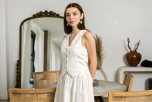 Load image into Gallery viewer, Sleeveless Solid Knit Vest