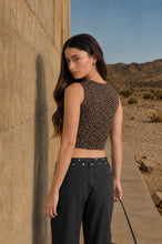Load image into Gallery viewer, Leopard Print Sleeveless Cropped Knit Top