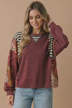 Load image into Gallery viewer, Plus Round Neck Oversized Color Block Knit Top