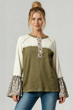 Load image into Gallery viewer, COTTON COLOR BLOCK FLORAL PRINT BELL SLEEVE TOP