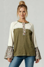Load image into Gallery viewer, PLUS SIZE COTTON COLOR BLOCK FLORAL PRINT  TOP