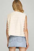 Load image into Gallery viewer, FAUX FUR OPEN FRONT TOGGLE VEST