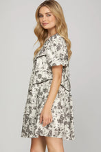 Load image into Gallery viewer, SHORT PUFF SLEEVE WOVEN PRINT TIERED DRESS