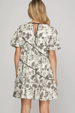 Load image into Gallery viewer, SHORT PUFF SLEEVE WOVEN PRINT TIERED DRESS