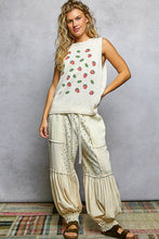 Load image into Gallery viewer, Strawberry Print Thin Sweater Sleeveless Top