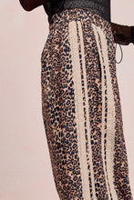 Load image into Gallery viewer, Leopard Printed Track Pants Side Contrast Lace