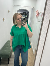 Load image into Gallery viewer, Linen High Low Hem Collared Mid Button Detail Top