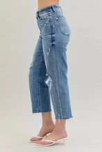Load image into Gallery viewer, "JOLIE" CROPPED JEAN DISTRESSED