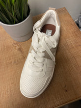 Load image into Gallery viewer, MIA ALTA SNEAKER