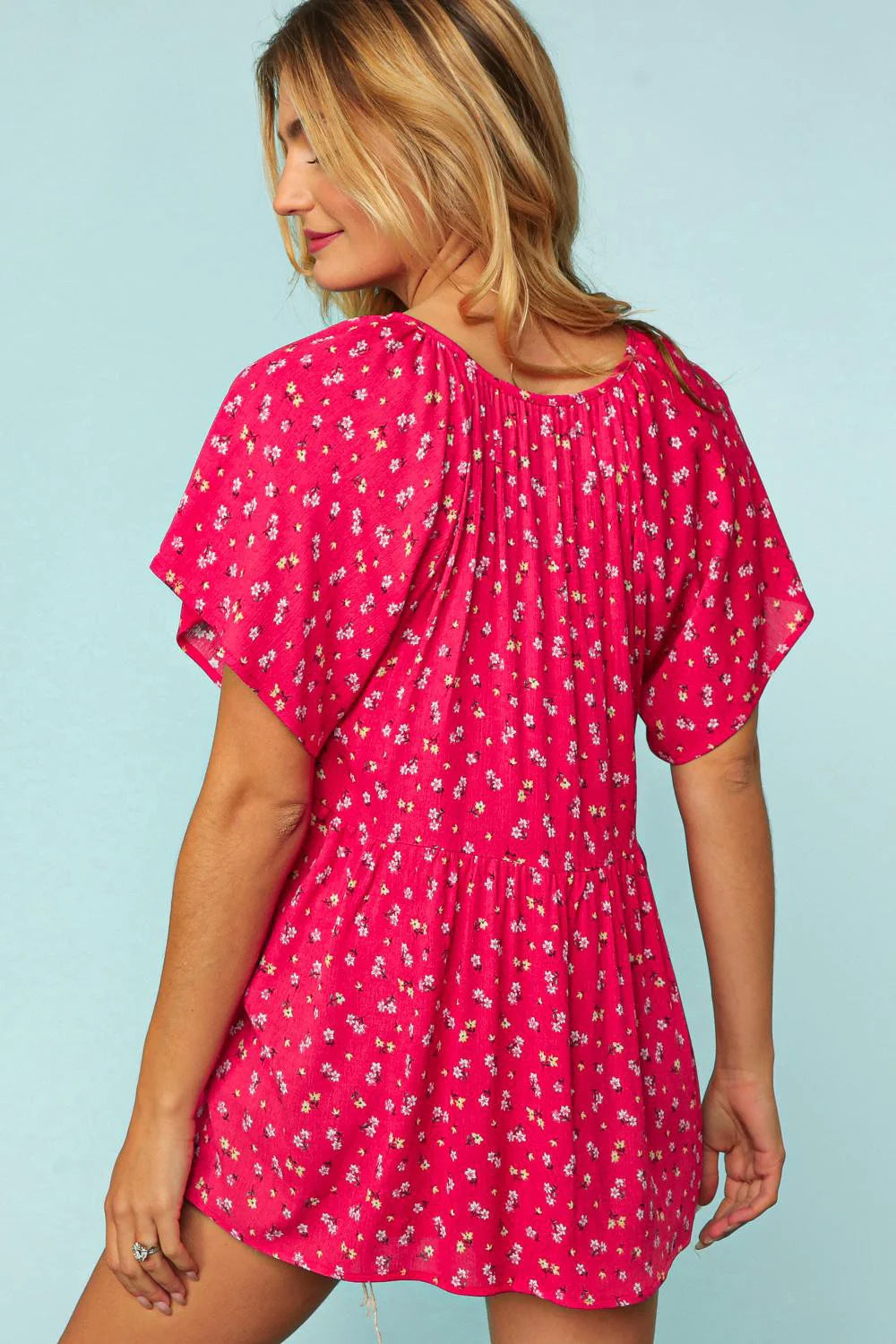 FUCHSIA FLORAL BABYDOLL BUTTON DOWN FLUTTER SLEEVE TOP