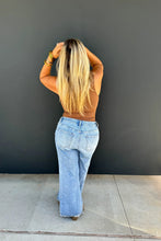 Load image into Gallery viewer, DREW DISTRESSED DAD JEANS