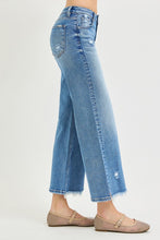 Load image into Gallery viewer, Mid Rise Crop with Fray Hem