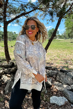 Load image into Gallery viewer, CAMO CREW PULLOVER