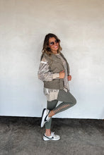 Load image into Gallery viewer, BLAKELEY SIGNATURE LEGGINGS