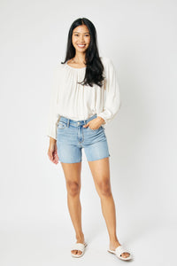 JUDY BLUE MID RISE CUT OFF SHORTS