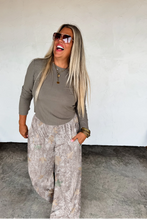 Load image into Gallery viewer, DRIFT AWAY WIDE LEG CAMO JOGGERS