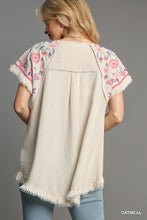 Load image into Gallery viewer, Linen Round Neck High Low Hem Frayed Top