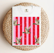 Load image into Gallery viewer, Red &amp; Pink Duck Stripe Tee.