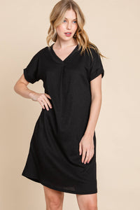 SOLID CRINKLE V-NECK DRESS