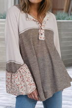 Load image into Gallery viewer, Colorblock Floral Patchwork Flared Sleeve Top