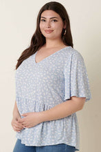 Load image into Gallery viewer, ABSTRACT PRINT RUFFLE SHORT SLEEVE KNIT TOP