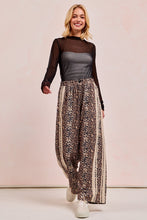 Load image into Gallery viewer, Leopard Printed Track Pants Side Contrast Lace