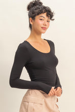 Load image into Gallery viewer, Scoop Neck Long Sleeve Crop Top
