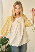 Load image into Gallery viewer, FLORAL PRINTED BUTTON DOWN LOOSE TOP