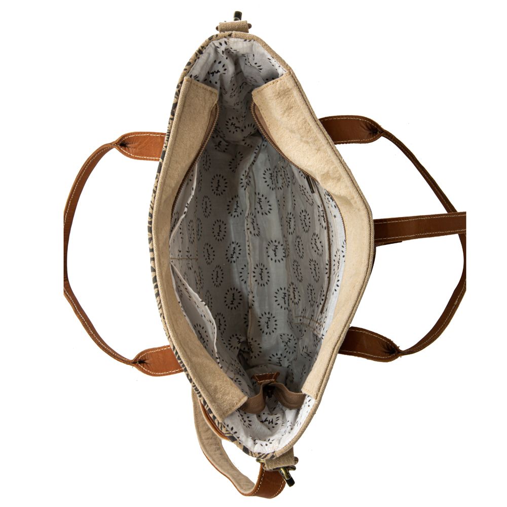 Le Medallion Vintage Cut Shoulder Bag