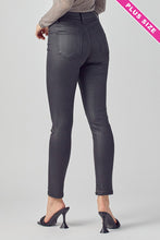 Load image into Gallery viewer, COATED BLACK SKINNY W KNEE CUT