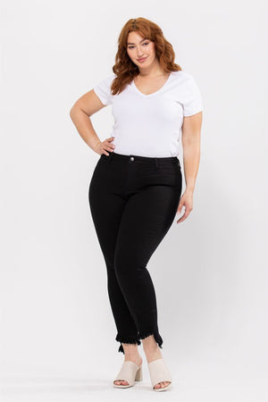 Mid Rise Black Crop Skinny w. Fray Hem