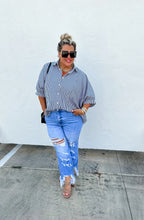 Load image into Gallery viewer, Urban Distressed Jeans