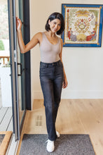 Load image into Gallery viewer, Eleanor High Rise Classic Straight Jeans in Washed Black