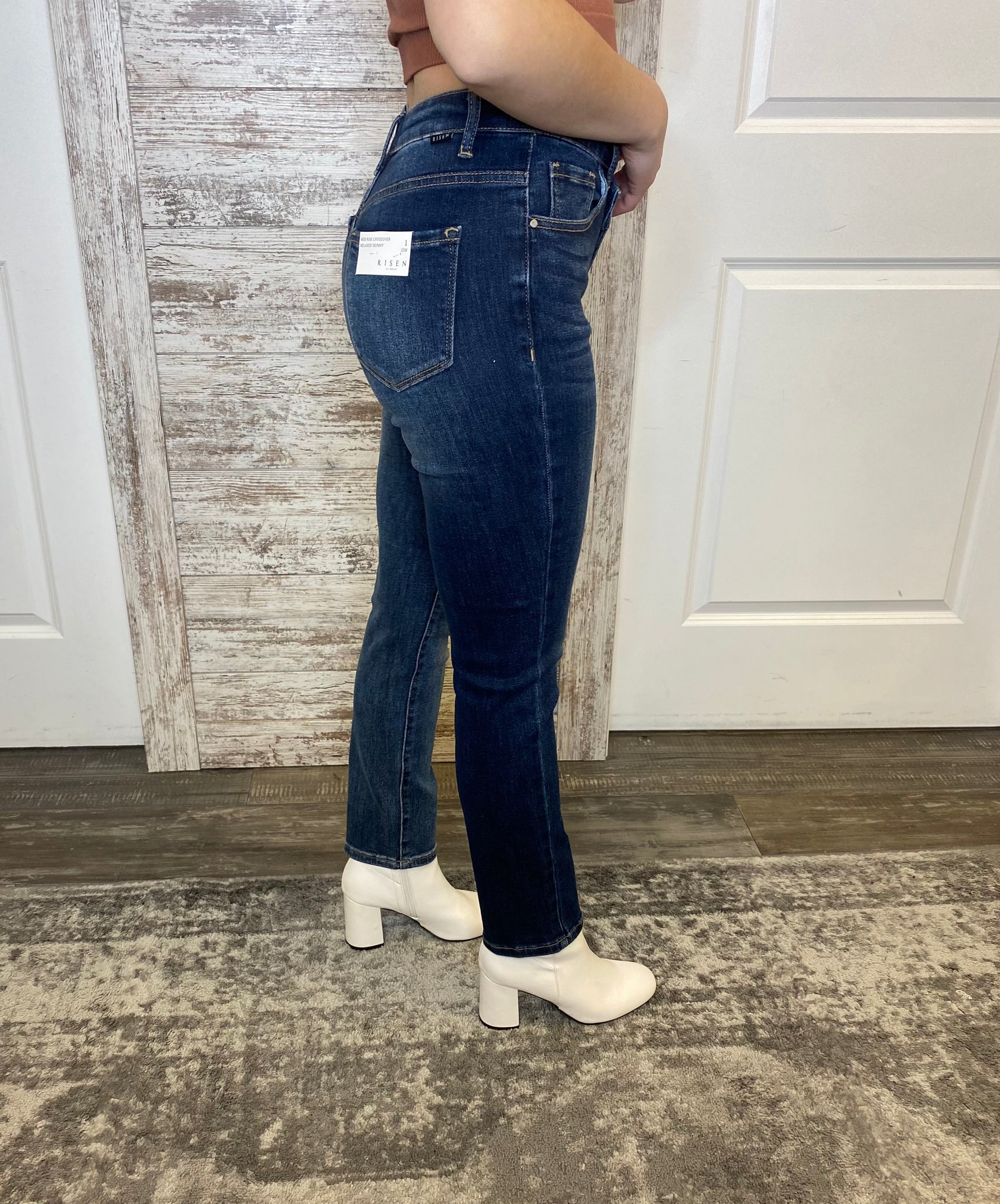 MID RISE CROSSOVER RELAXED SKINNY