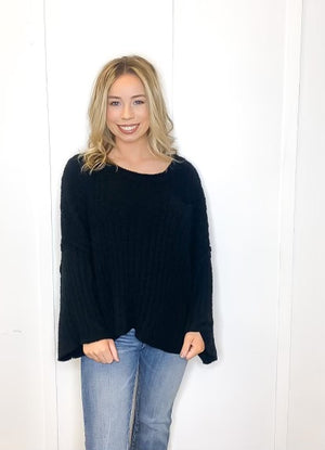 ROUND NECK RELAXED FIT SWEATER
