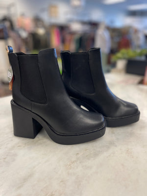 BLACK BURNAP BOOT
