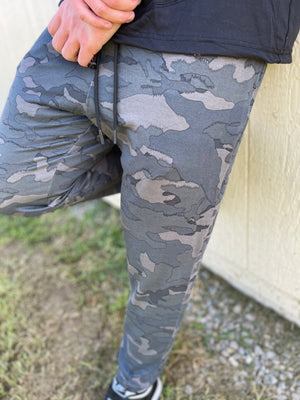 MEN - Jagged Camo Joggers