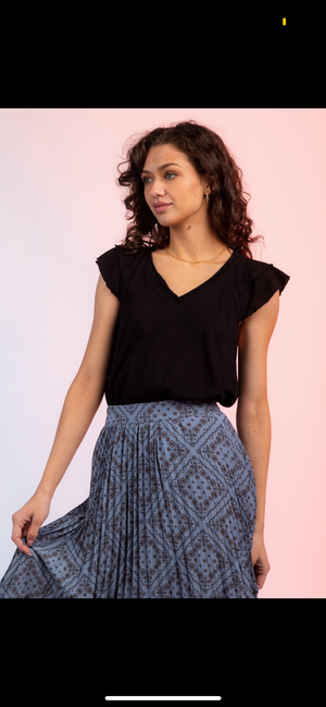Flounced Sleeve V Neck Knit Top