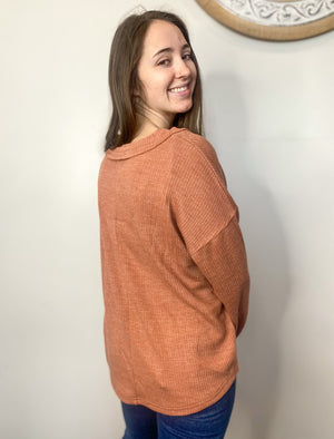 RIBBED PULLOVER KNIT
