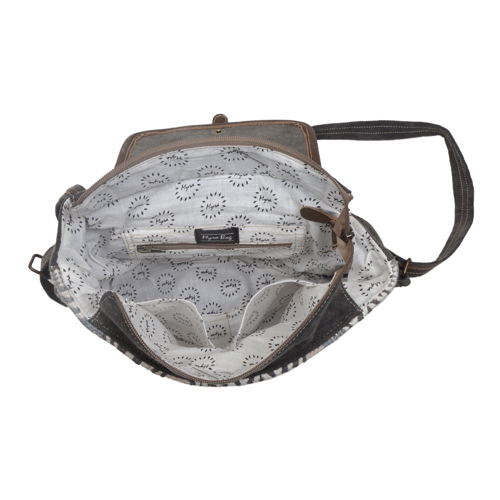 STRAIGHT-FORWARD BACKPACK BAG